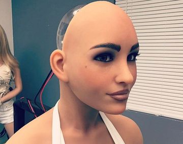 La robot sexual a la que le hicieron cuenta en Tinder
