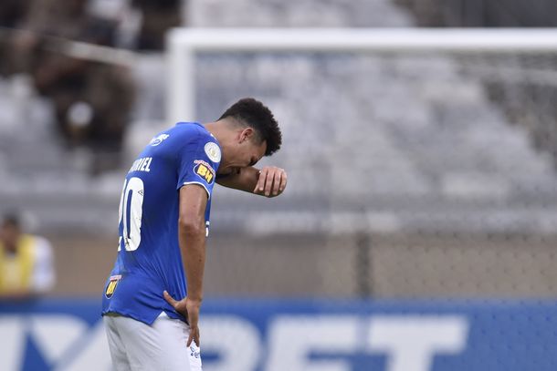 Marquinhos Gabriel llora tras la derrota ante Palmeiras