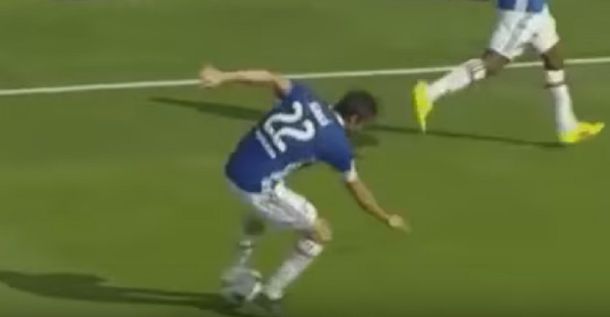 VIDEO: Kaká quiso pisar la pelota y terminó en ridículo