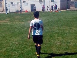 suenos rotos: este nene no pudo probarse en un club de primera suenos rotos: este nene no pudo probarse en un club de primera