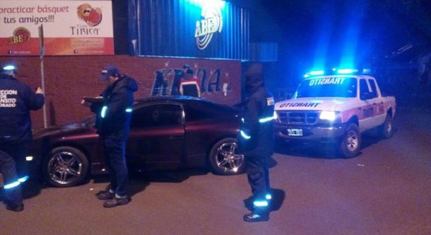 Un funcionario fue detenido porque manejaba borracho y sin licencia