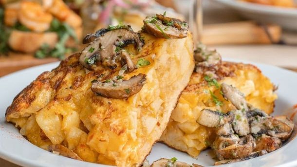 La tortilla de papas es uno de los platos más seleccionados por los comensales de La tortilla de papas es uno de los platos más seleccionados por los comensales de