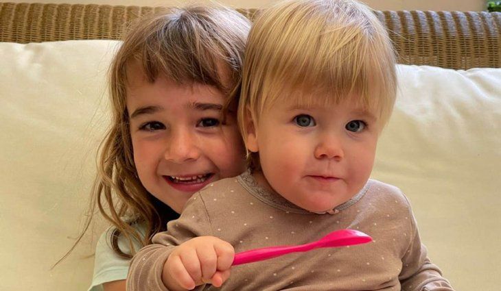 La trágica muerte de dos nenas en España: su padre las raptó y las arrojó al mar 