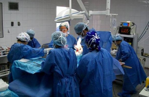 Extirparon un tumor de 21 kilos a un hombre en Alemania