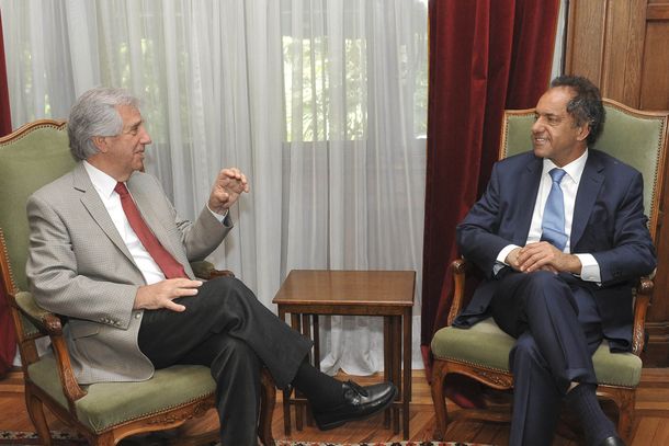 Scioli se reunió con Tabaré Vázquez para fortalecer el vínculo bilateral