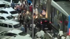 uber de nuevo en la mira: allanaron la empresa y los domicilios de sus gerentes uber de nuevo en la mira: allanaron la empresa y los domicilios de sus gerentes