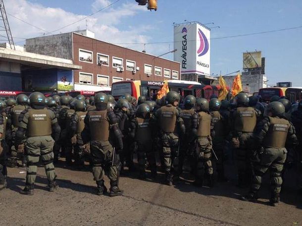 Colectiveros bloquearon por cuatro horas puente Saavedra