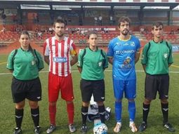 La mandaron a lavar los platos y la árbitro hizo echar a un espectador