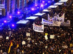 miles de personas protestan en espana contra los recortes miles de personas protestan en espana contra los recortes
