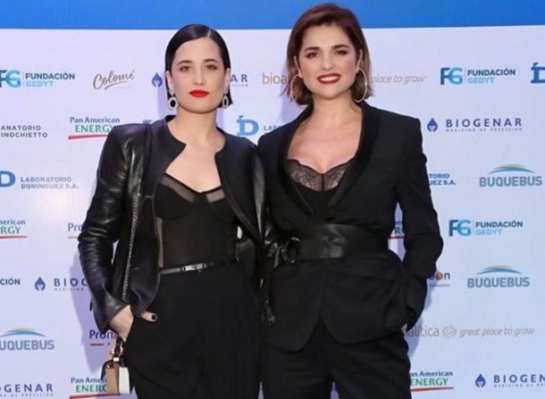 Flor Torrente junto a Araceli González