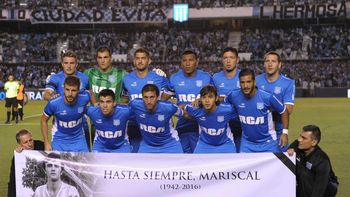 antes del partido ante lanus, racing despidio a roberto perfumo antes del partido ante lanus, racing despidio a roberto perfumo