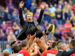 simeone fue elegido el mejor tecnico del mundo y lo comparan son steve jobs simeone fue elegido el mejor tecnico del mundo y lo comparan son steve jobs