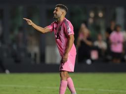 El picante cruce de Jordi Alba con un arquero argentino que se hizo viral