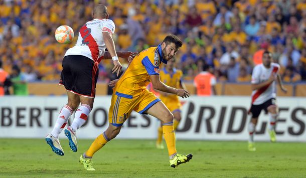 La figura de Tigres mostró cómo le quedó su pie tras la primera final ante River