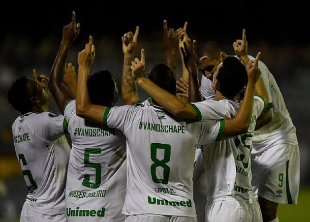 Festejo de Chapecoense en el primer partido en la Libertadores de su historia