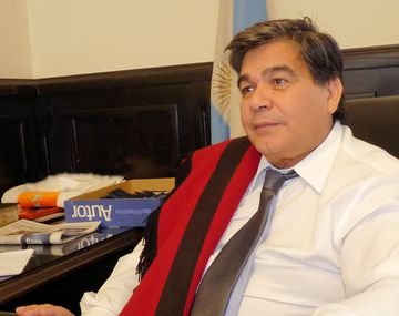 Otro barón del Conurbano contra las travestis: Para ser mujer tiene que estar operado