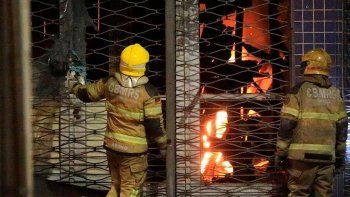 Impresionante incendio en Porto Alegre: hay 10 muertos y varios desaparecidos