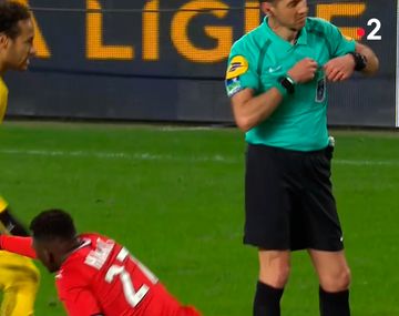 Lamentable: la burla de Neymar a un rival que indigna al mundo del fútbol