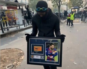 Francia: robaron una camiseta y una cinta de capitán firmadas por Lionel Messi