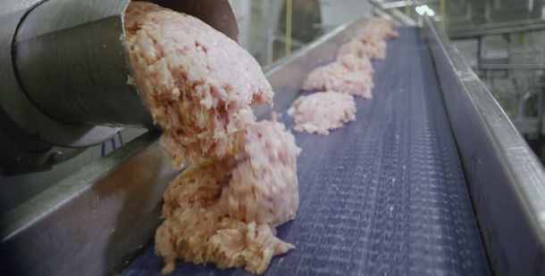 McDonalds ahora reveló cómo se hacen las nuggets de pollo