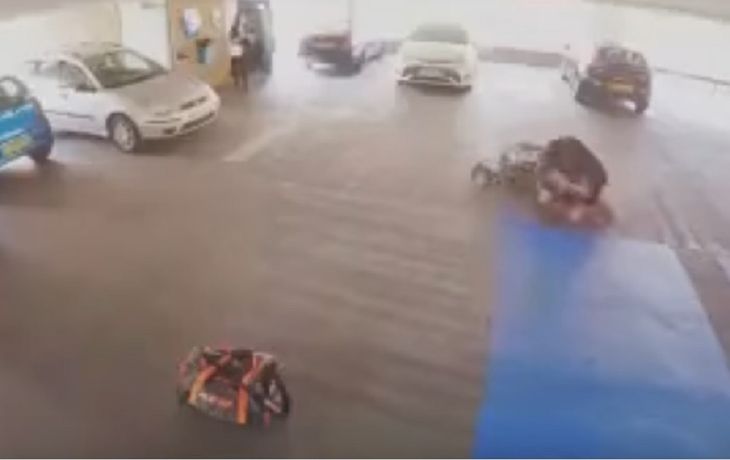 Quiso robar un auto y le dieron una paliza