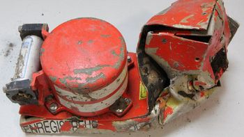 asi quedo la caja negra del avion que se estrello en los alpes franceses asi quedo la caja negra del avion que se estrello en los alpes franceses