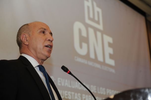 Lorenzetti avala la reforma electoral e impulsa la boleta electrónica
