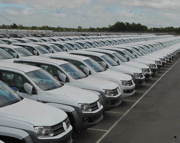 Reducen al 10% el impuesto interno para autos de más $350 mil