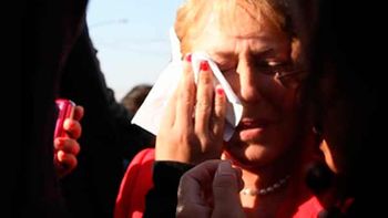 escupen en la cara a bachelet durante un acto politico escupen en la cara a bachelet durante un acto politico