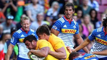 Agustín Creevy, a punto de apoyar un try Agustín Creevy, a punto de apoyar un try