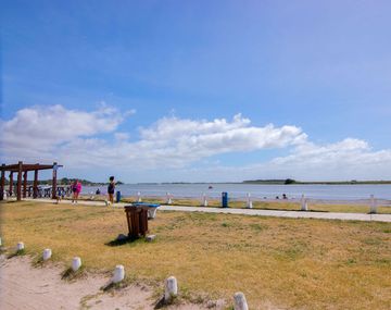 El pueblo con casi nada de habitantes que tiene unas playas hermosas