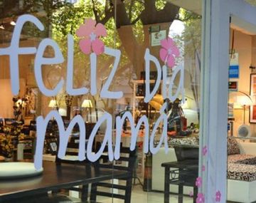Poco ánimo de consumo y gasto de $800: las ventas por el Día de la Madre cayeron 13%