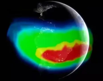 La NASA reveló que la Tierra tiene una gran abolladura en su campo magnético