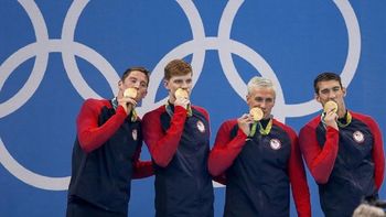 asaltan a punta de pistola a cuatro nadadores estadounidenses en rio asaltan a punta de pistola a cuatro nadadores estadounidenses en rio