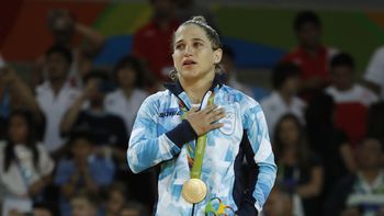 la emocion de pareto al escuchar el himno argentino y recibir la medalla de oro la emocion de pareto al escuchar el himno argentino y recibir la medalla de oro