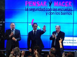 de cara al balotaje, scioli prometio paritarias sin techo a los trabajadores de cara al balotaje, scioli prometio paritarias sin techo a los trabajadores