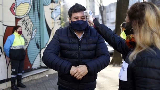 Ante el avance de casos de coronavirus, para Daniel Arroyo hay que tener más precaución en los actos oficiales