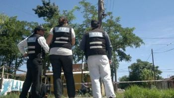 Un esqueleto humano apareció colgado en Salta