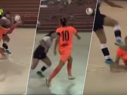futbol femenino: como no se la podia sacar, le metio una brutal patada en la cabeza futbol femenino: como no se la podia sacar, le metio una brutal patada en la cabeza