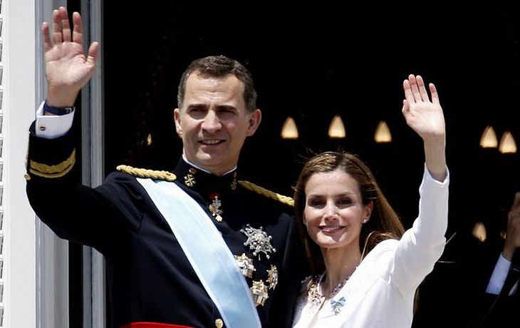 El saludo de los nuevos reyes desde el Palacio