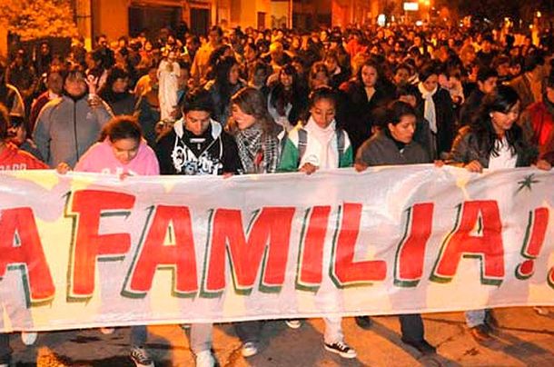 Las muertes de adolescentes generaron multitudinarias merchas en Rosario de la Frontera