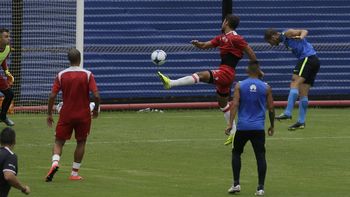 El cabezazo letal de Darío Benedetto El cabezazo letal de Darío Benedetto