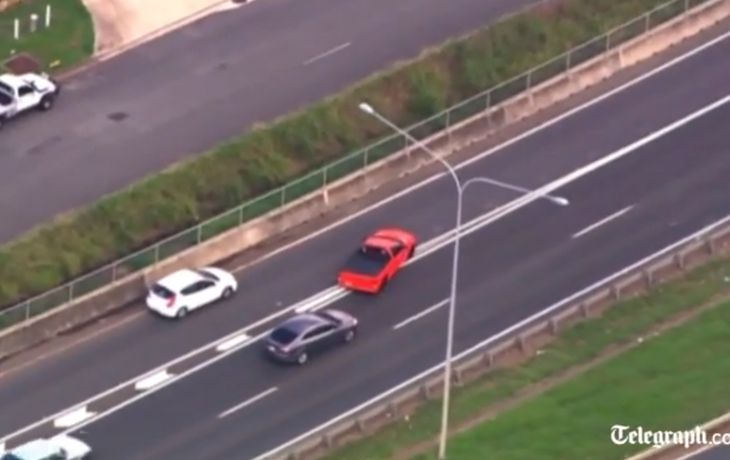 Dramática persecución: un adolescente roba un auto y trata de escaparse de la policía