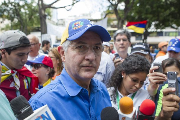 Venezuela: detuvieron al opositor alcalde de Caracas y Maduro lo acusó de golpista