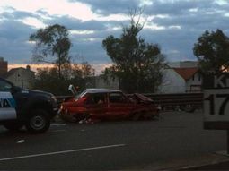 un muerto y cuatro heridos en un choque en la autopista ricchieri un muerto y cuatro heridos en un choque en la autopista ricchieri