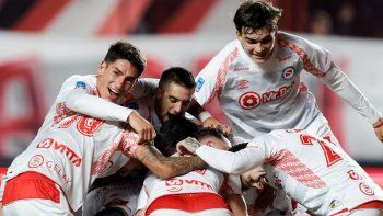 Argentinos Juniors goleó 3-0 a Estudiantes de Río Cuarto por la segunda fecha del Torneo Clausura 2026.