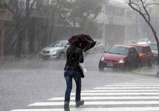 Se vienen fuertes tormentas. Se vienen fuertes tormentas.