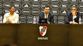 el furcio de francescoli en la presentacion de coudet que es viral: jure por mis 4 hijos... el furcio de francescoli en la presentacion de coudet que es viral: jure por mis 4 hijos...