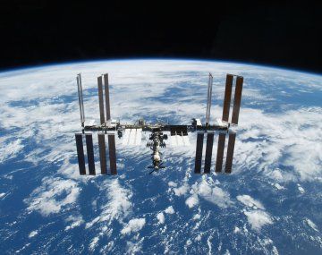 Preparan el rescate de tres astronautas en problemas en la Estación Espacial Internacional