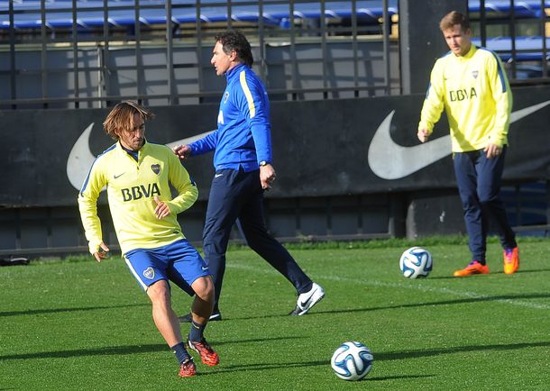 Boca sigue preparándose para el debut en el torneo y entrenó con una cara nueva